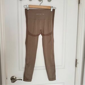 NVGTN TAUPE CONTOUR SEAMLESS LEGGINGS size S